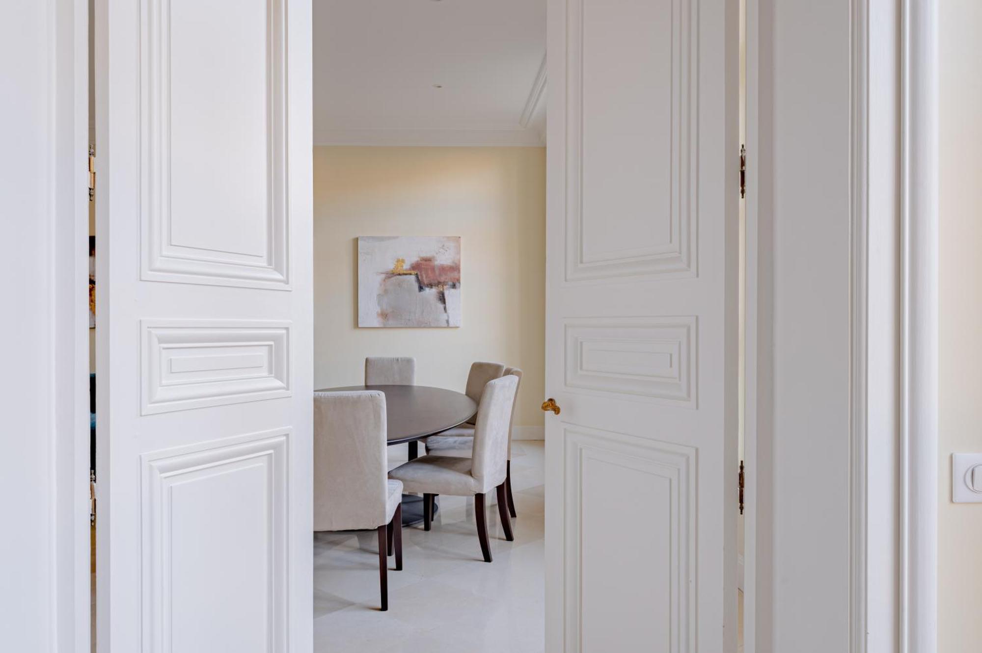 Timeless Elegance In Apartment *